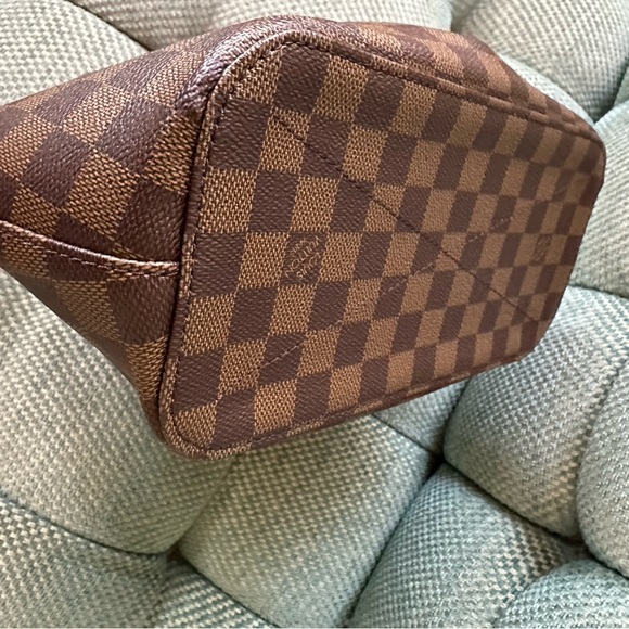 HOST PICK🔥🔥🔥Authentic Louis Vuitton box, dust bag included - Picture 6 of 11